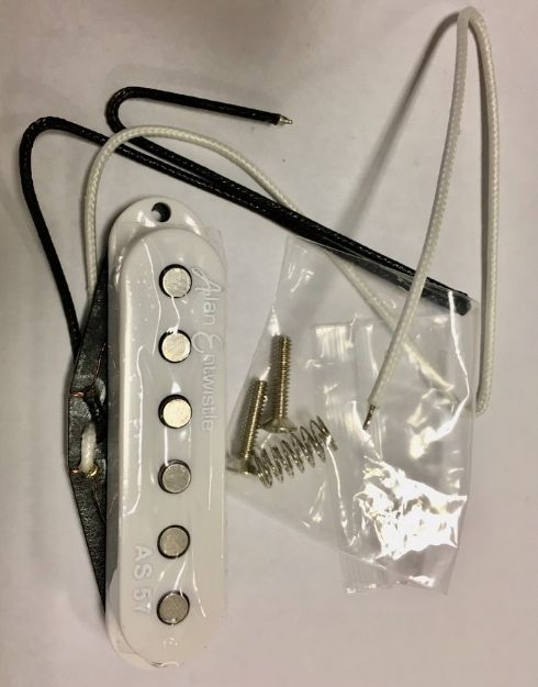 Picture of Entwistle Single Coil Staggered Pole MIDDLE Pickup