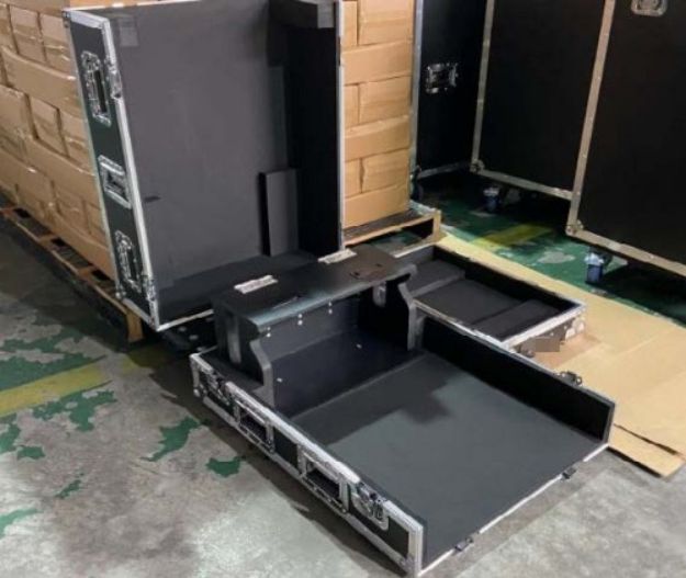 Picture of SOLO Flight case with Dogbox